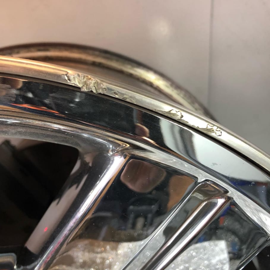 Chrome curb rash